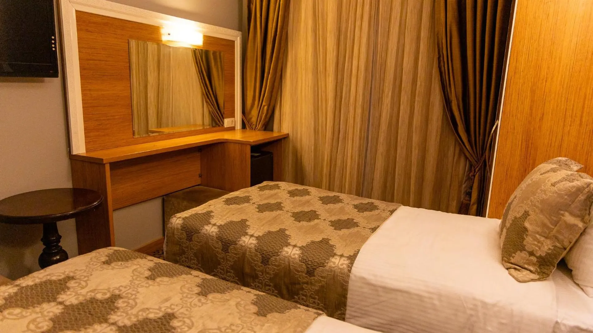 **  איסטמבול Grand Rosa Hotel טורקיה